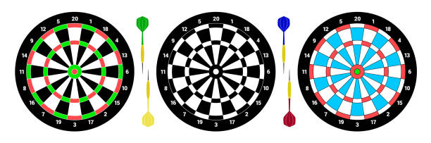 illustrations, cliparts, dessins animés et icônes de trois fléchettes classiques pour jouer aux fléchettes. quatre fléchettes pour le jeu. style plat. vecteur isolé - dartboard sport scoreboard number