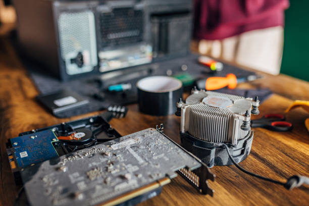 Independent self computer assembly. Mounting in sockets processor, random access memory RAM, motherboard, fan