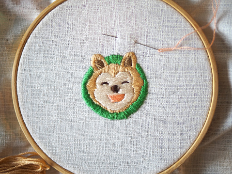 hand craft embroidery art woman hobby shiba dog flower pattern handmade selected focus