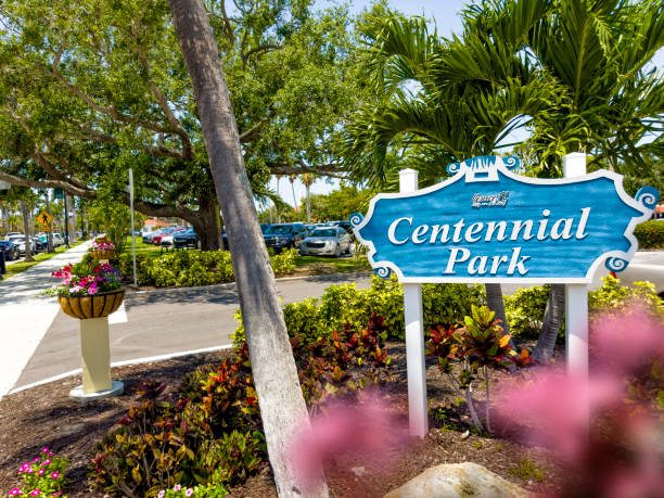 istock Public park in downtown Venice, Florida 1496959312