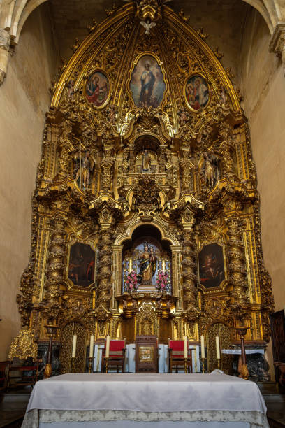 basílica de san pedro altar - rota das igrejas fernandinas - córdoba, andaluzia, espanha - st peters basilica - fotografias e filmes do acervo