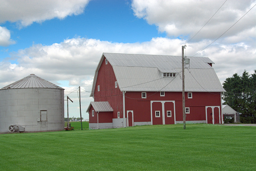 An old barn in a field near peoria illinois