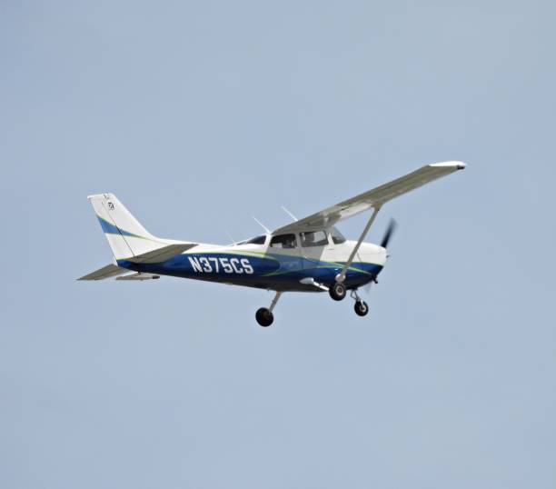 2014 cessna 172s - cessna_172s zdjęcia i obrazy z banku zdjęć