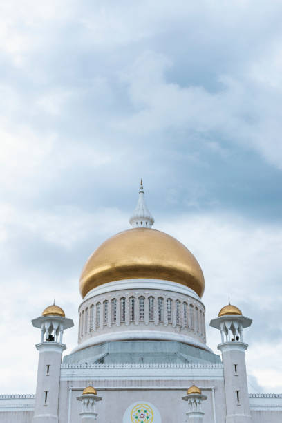 istock Omar Ali Saifuddien Mosque, Bandar Seri Begawan, Brunei Darussalam 1497036912