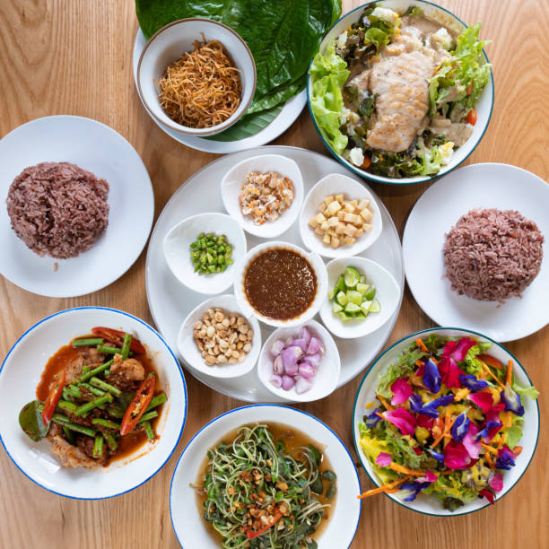 istock healthy food in restaurants 1497082177