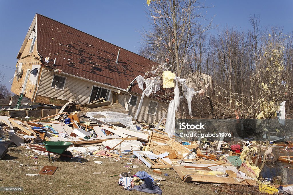 Home endommagé par un F2 Tornade de Lapeer, dans le Michigan. - Photo de Tornade libre de droits