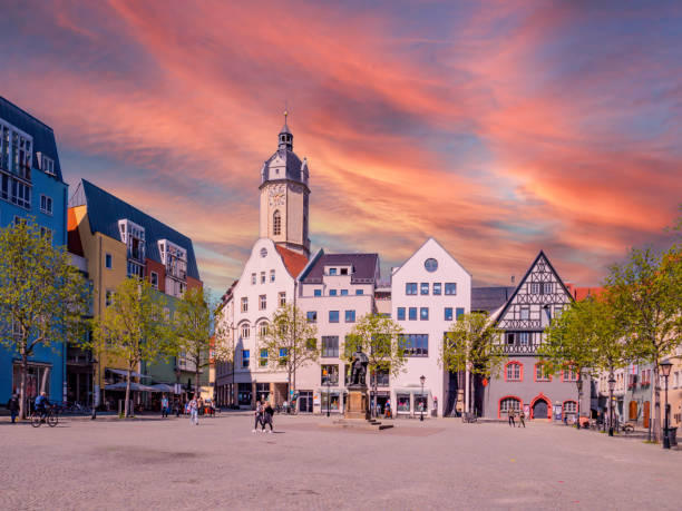 piazza del mercato nel centro di jena - jena foto e immagini stock