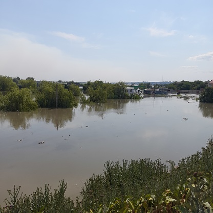 Photo of the flooded shore after the dam at the Kakhovskaya HPP was blown up