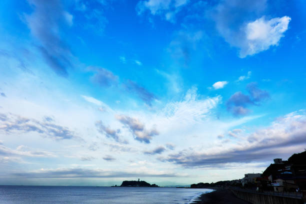 moody sky, sunlight, tranquil scene. tranqulity