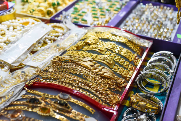 istock Many artificial gold in vietnamese market 1497333185