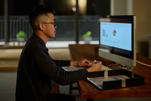 istock A small business owner work at night. 1497341850