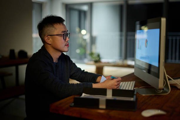 istock A small business owner work at night. 1497342458