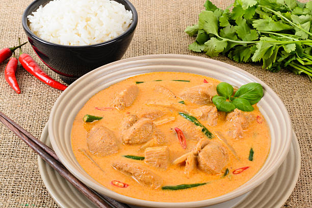 kaeng phet gai - panang curry imagens e fotografias de stock