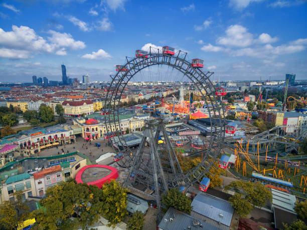 la grande roue. le wiener riesenrad. c’était la plus haute grande roue du monde de 1920 à 1985. parc du prater. - wiener wurstelprater photos et images de collection