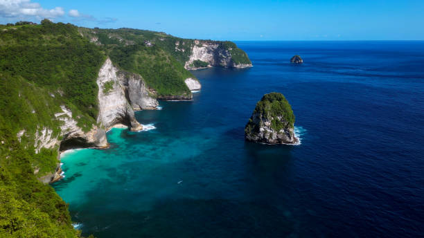 istock Kelingking beach - Nusa Penida. 1497400064