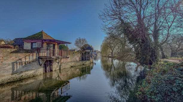 istock House on the Riverbank 1497491888