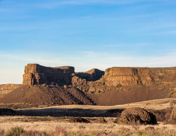 istock Roky cliffs of the Sun Lakes State Park 1497502848