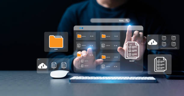 Businessman using a computer to document management concept, online documentation database and digital file storage system or software, records keeping, database technology, file access, doc sharing. hombre de negocios que utiliza una computadora para el concepto de gestión de documentos, base de datos de documentación en línea y sistema o software de almacenamiento de archivos digitales, mantenimiento de registros, tecnología de base de datos, acc