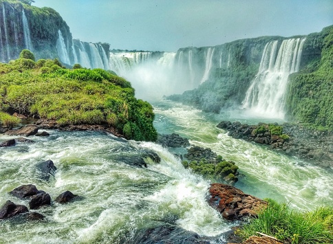 Located in Foz do Iguaçu Paraná, on the border of Brazil and Argentina, the Iguaçu National Park in Brazil became the UNESCO World Heritage Site in 1986.