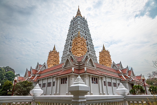 The beautiful Buddhist temple of Yansangwararam in Chonburi, Thaïlande.