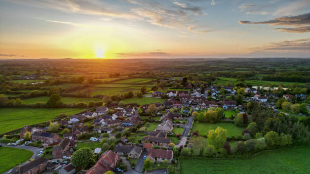 hazelbury bryan in dorset bei sonnenuntergang - dorset stock-fotos und bilder