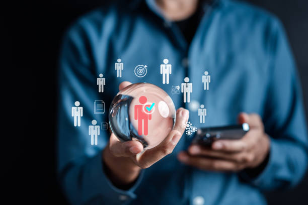 HRM or Human Resource Management, Hand tick or selective and accept to manager icon which is among staff icons for human development recruitment leadership and customer target group concept. hrm o gestión de recursos humanos, marca la mano o selectivo y acepta el ícono del gerente, que se encuentra entre los íconos del personal para el liderazgo de reclutamiento de desarrollo humano y el concepto de grupo objetivo del cliente.