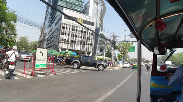 stock video bangkok tuktuk