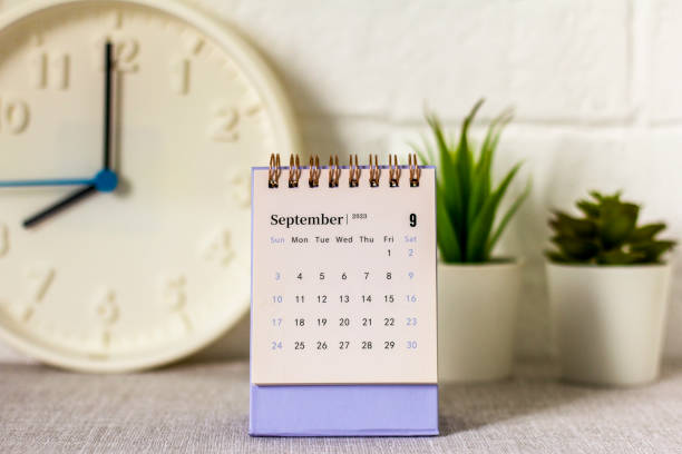 calendario de escritorio para septiembre de 2023. calendario para planificar, asignar, organizar y gestionar cada fecha. - calendar time deadline autumn fotografías e imágenes de stock