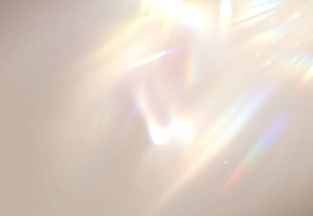 glühender hintergrund mit prisma-licht-regenbogen-overlay.prisma-regenbogen-lichtlecks überlagerungen - leuchtkraft stock-fotos und bilder