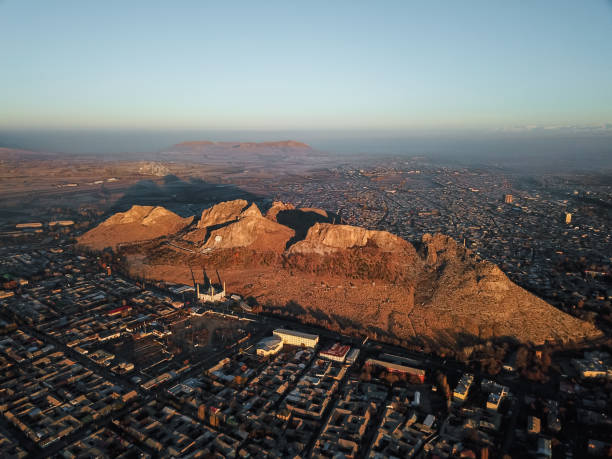 letecký pohled na město oš - kyrgyzstán - stock snímky, obrázky a fotky