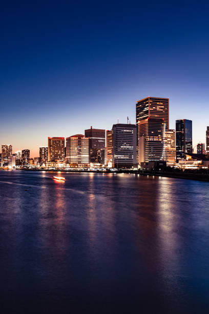 istock A scenery of Tokyo Bay at night 1497906336