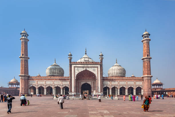 jama masjid mosque, old delhi, india. - delhi india islam jama masjid imagens e fotografias de stock