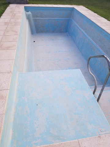 empty swimming pool to repair