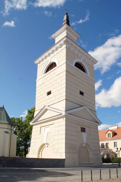 le clocher de pultusk - church bell tower temple catholicism photos et images de collection