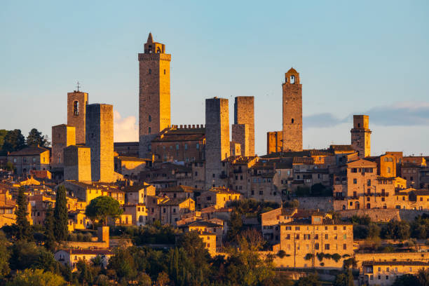 san gimignano, sitio de la unesco, toscana, italia - san gimignano fotografías e imágenes de stock