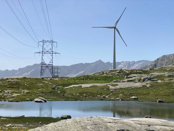 ゴッタルド風力発電所またはウィンドパークザンクトゴッタルドとゴッタルド峠(ゴッタルド峠)の高山山岳地帯にあるエネルギーの道(der pfad der energie)、アイロロ-スイス(スイス) - energie ストックフォトと画像