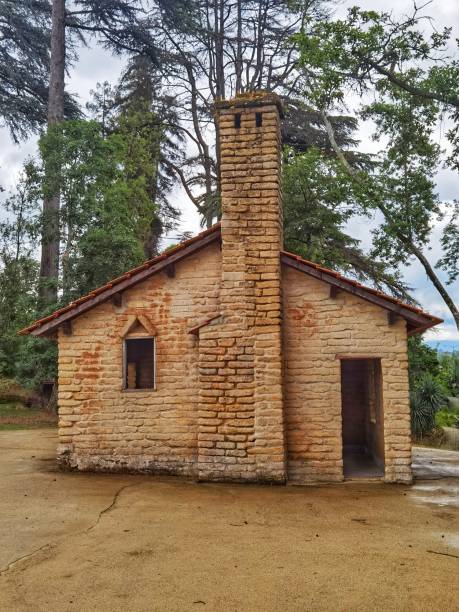 istock Small uninhabited house made of adobe bricks 1498103066