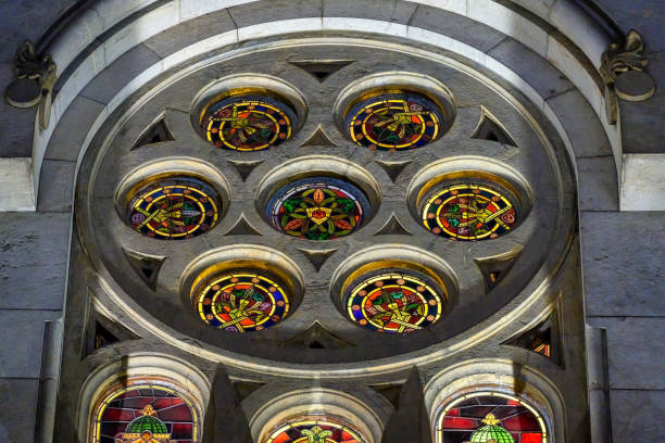 iglesia basílica de san juan en oviedo - dome skylight stained glass glass fotografías e imágenes de stock