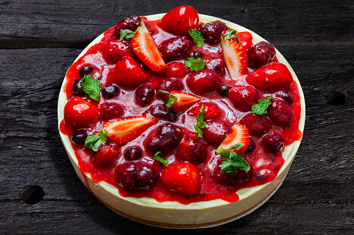 red fruit cake, creamy food