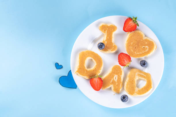 istock Father's day breakfast pancakes 1498161116