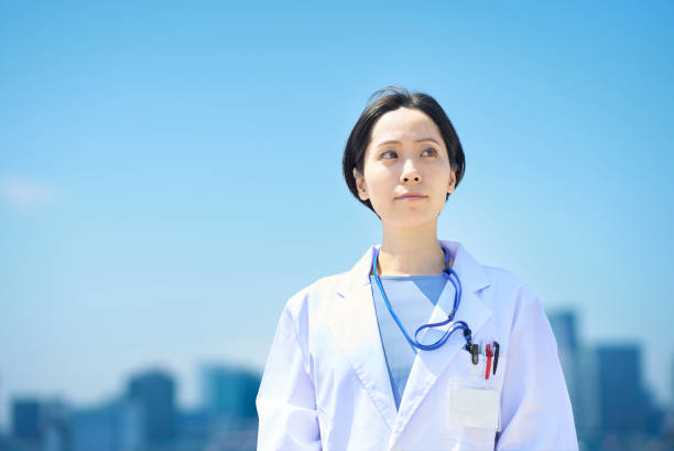 istock A woman in a white coat 1498172400