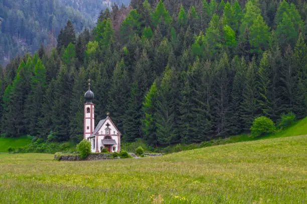 Dolomiti. Cappella in Val di Funes