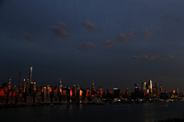 istock New York city skyline at dusk 1498257899