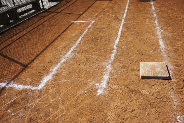 野球場 - baseball baseball diamond grass baseballs ストックフォトと画像