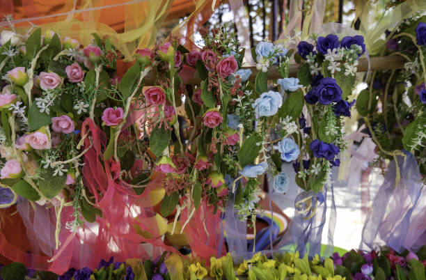 istock Crown of flowers 1498360952
