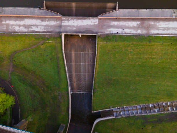 istock Carmill dam, St Helens 1498371566