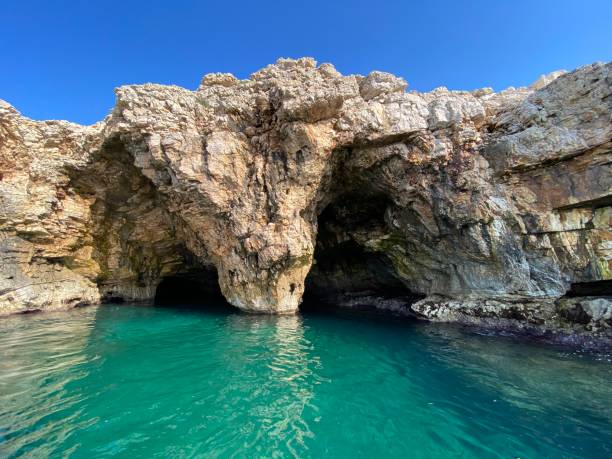 istock Pulgia caves, crystal azure beach, grotto 1498381452