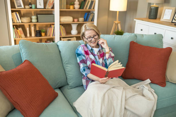 istock Getting lost in the story 1498416541