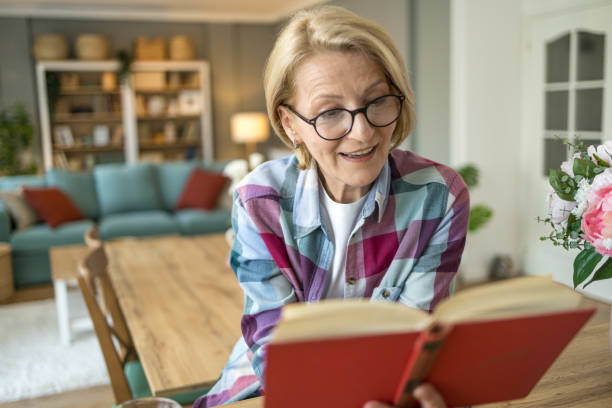 istock Good book in the morning 1498416762