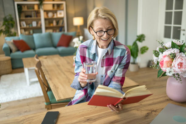istock Good book in the morning 1498417127